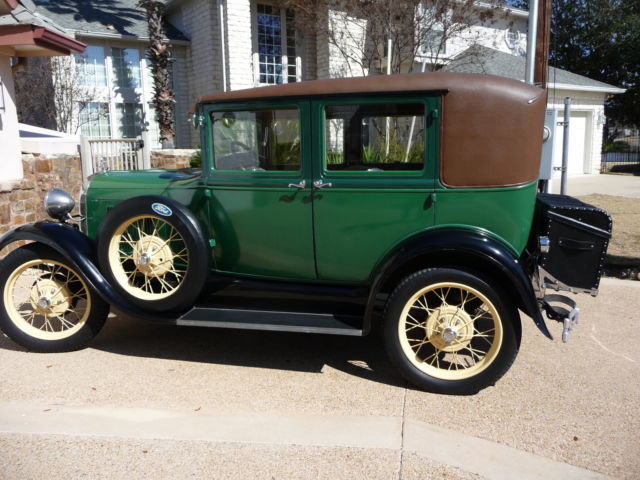 1928 Green- two tone Ford Model A 4-Door