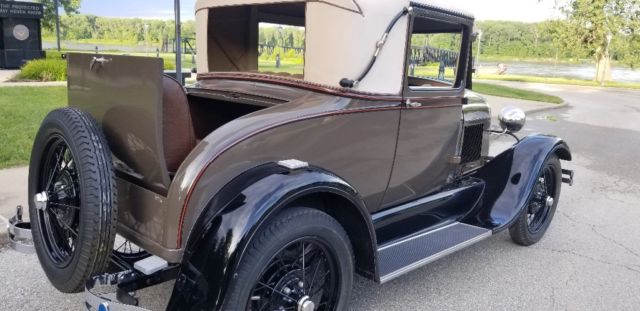 1929 Rose Beige-Seal Brown-Black-Orange Pinstriping Ford Model A Coupe