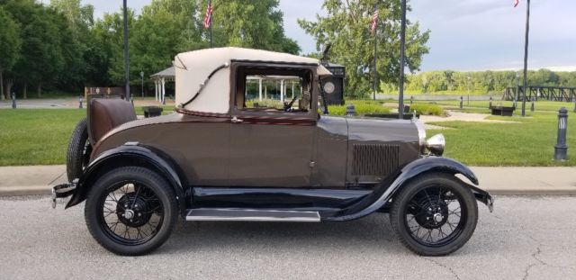 1929 Rose Beige-Seal Brown-Black-Orange Pinstriping Ford Model A Coupe