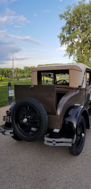 1929 Rose Beige-Seal Brown-Black-Orange Pinstriping Ford Model A Coupe