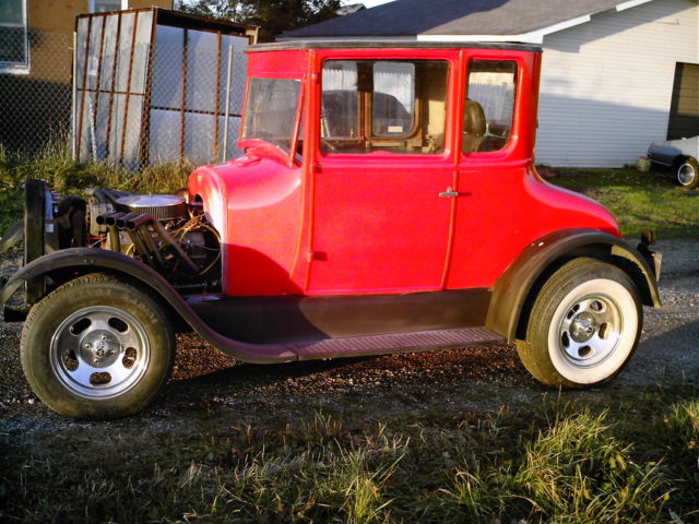 1927 Red Ford Model T 2 door coupe