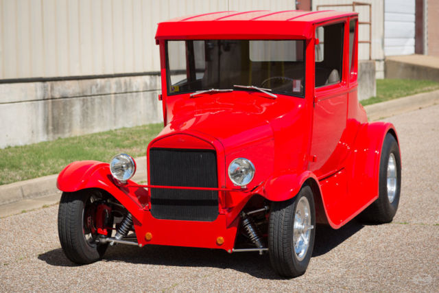 1927 Red Ford Model T Coupe