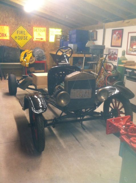 1925 Black Ford Model T Cab & Chassis