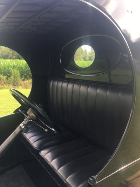 1925 Black Ford Model T Cab & Chassis