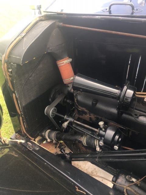 1925 Black Ford Model T Cab & Chassis