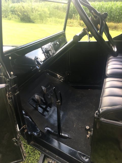 1925 Black Ford Model T Cab & Chassis