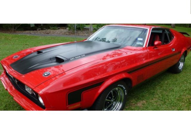 1971 Yellow Ford Mustang Coupe