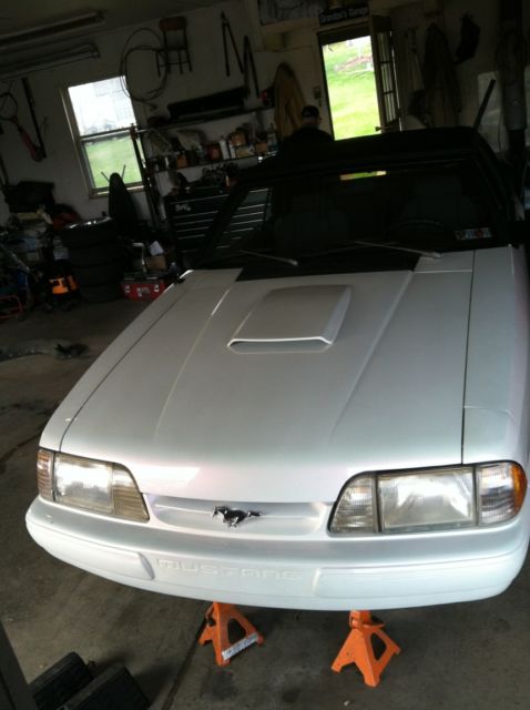1984 Rose peral white Ford Mustang Convertible