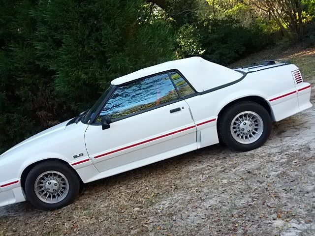1989 White Ford Mustang Convertible