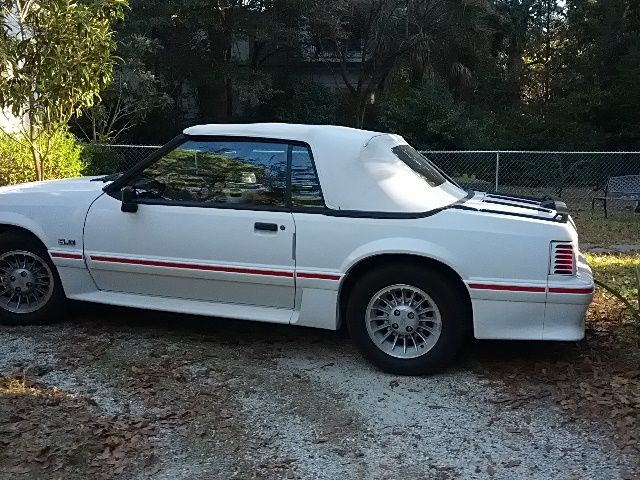 1989 White Ford Mustang Convertible