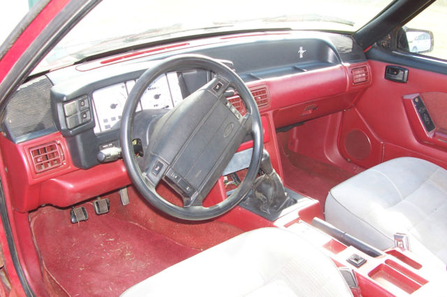 1989 White Ford Mustang