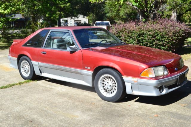 1990 Red Ford Mustang Hatchback