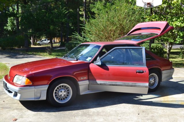 1990 Red Ford Mustang Hatchback