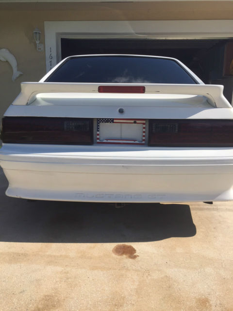 1989 White Ford Mustang