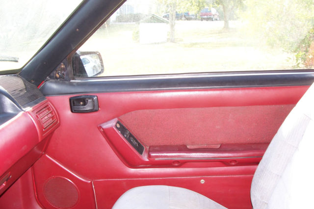 1989 White Ford Mustang
