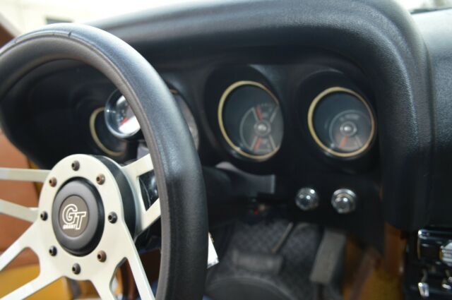 1970 Gold Ford Mustang Coupe