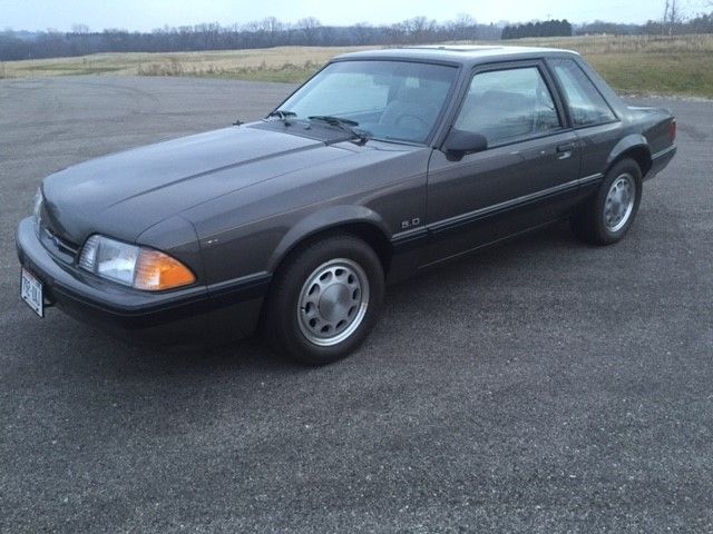 1990 Gray Ford Mustang Coupe