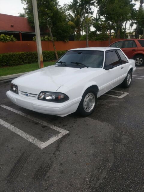 1993 White Ford Mustang Coupe