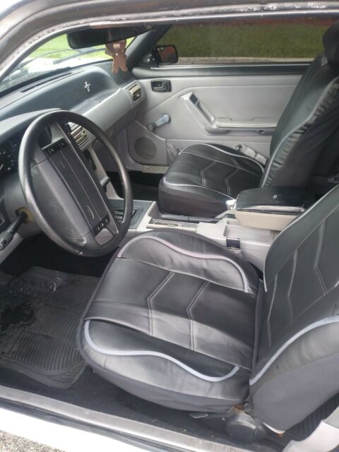 1993 White Ford Mustang Coupe