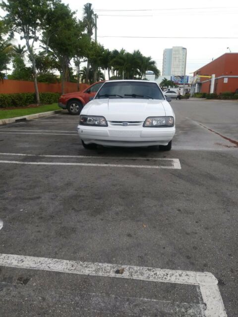 1993 White Ford Mustang Coupe