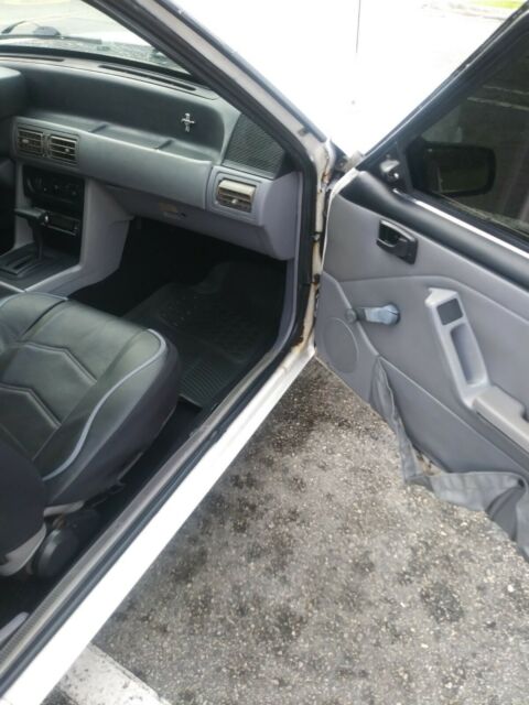 1993 White Ford Mustang Coupe