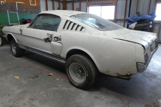 1965 -- Ford Mustang --