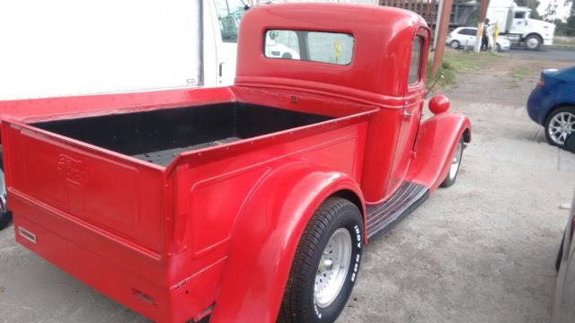 1936 Red Ford Mustang