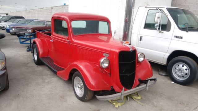 1936 Red Ford Mustang