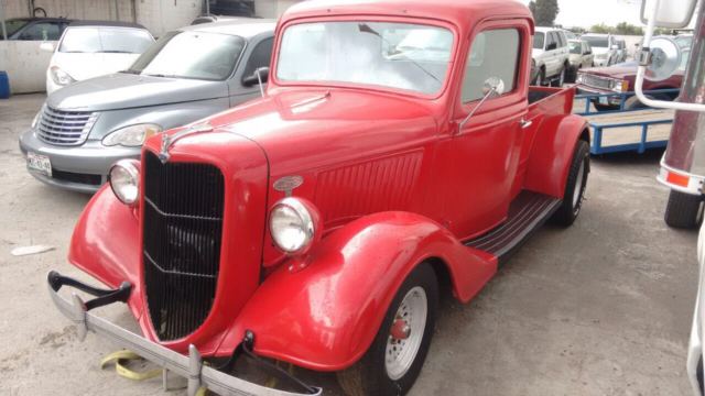 1936 Red Ford Mustang