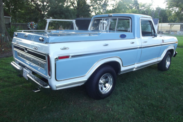 1979 Blue/White Ford F-100 Standard Cab Pickup