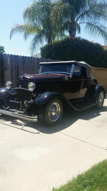 1932 Burgandy / Black Ford Roadster