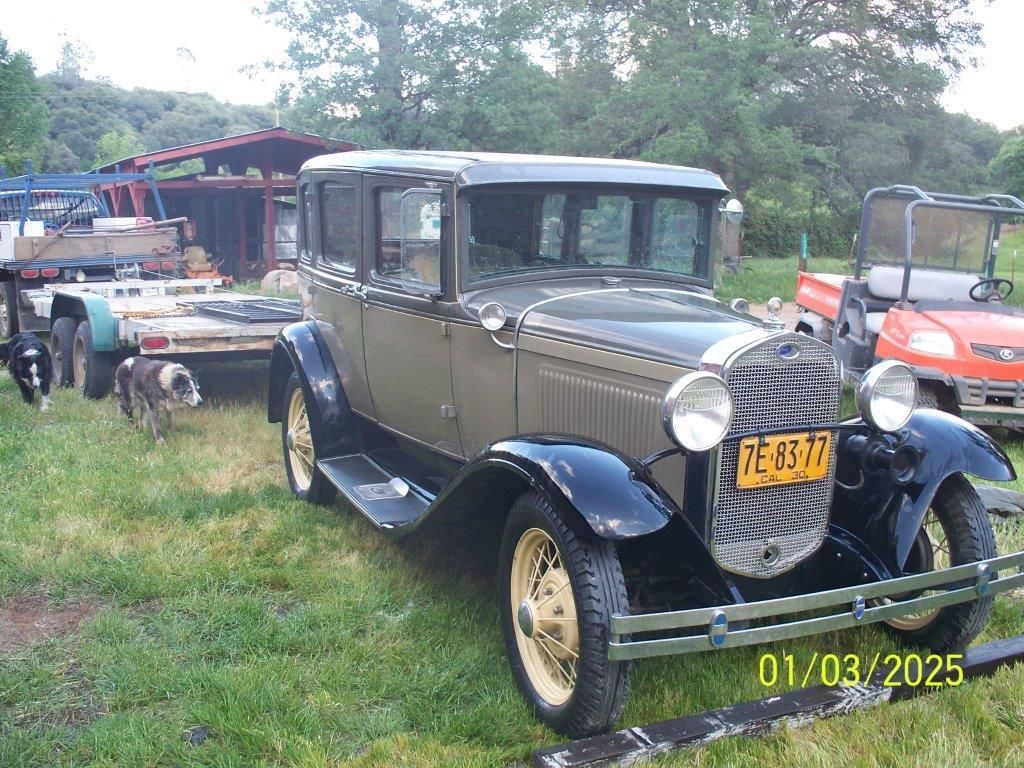 1930 Light and Dark olive green Ford Model A 4 door
