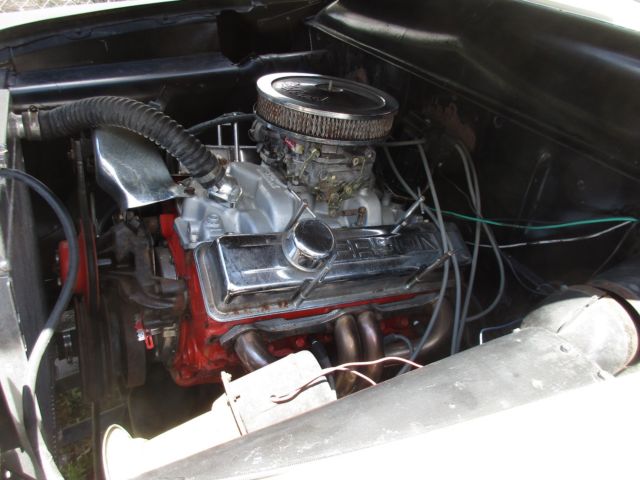 1950 White Ford 2dr Sedan