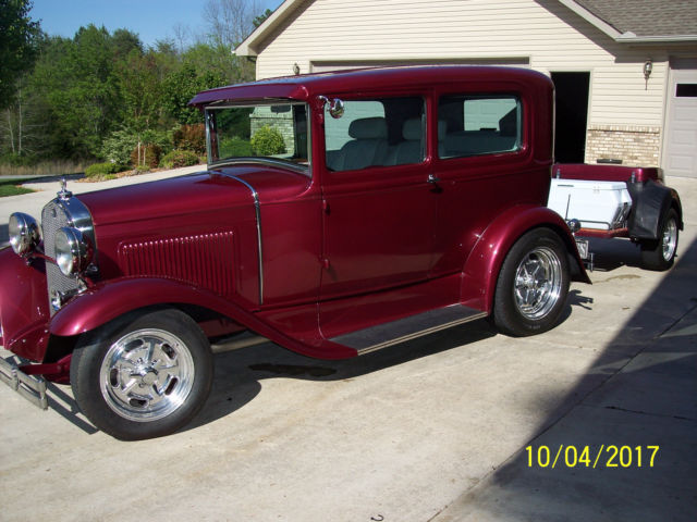 1930 Rose red metalic Ford Model A Street Rod 2 Door Sedan