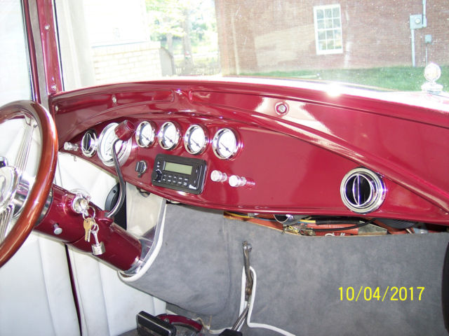 1930 Rose red metalic Ford Model A Street Rod 2 Door Sedan