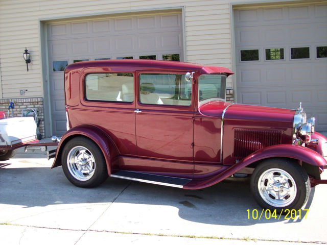 1930 Rose red metalic Ford Model A Street Rod 2 Door Sedan
