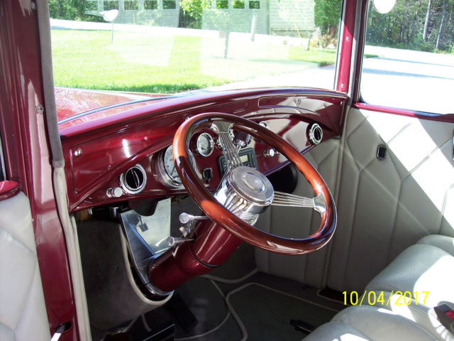 1930 Rose red metalic Ford Model A Street Rod 2 Door Sedan