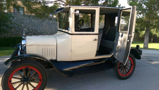 1925 Yellow Ford Model T