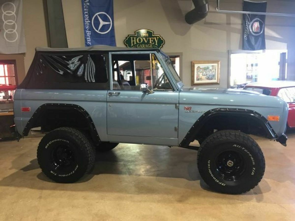 1974 Blue Ford Bronco SUV