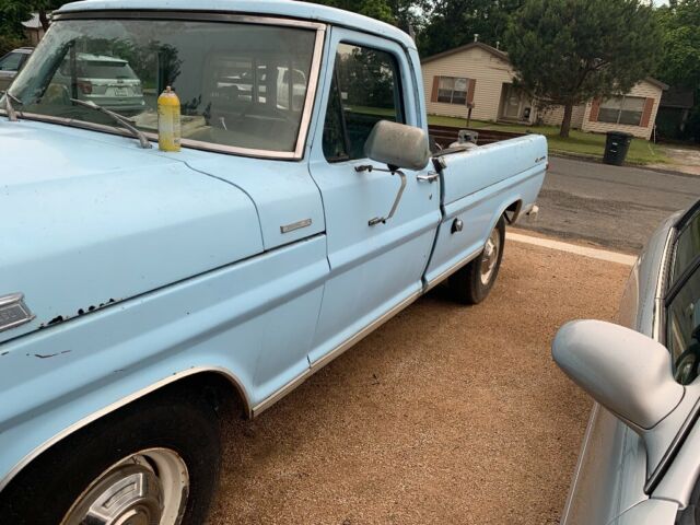 1972 Blue Ford F-250 Standard Cab Pickup