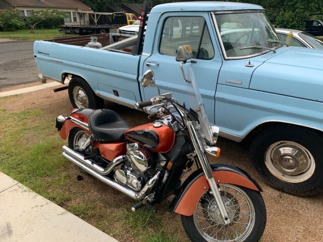 1972 Blue Ford F-250 Standard Cab Pickup