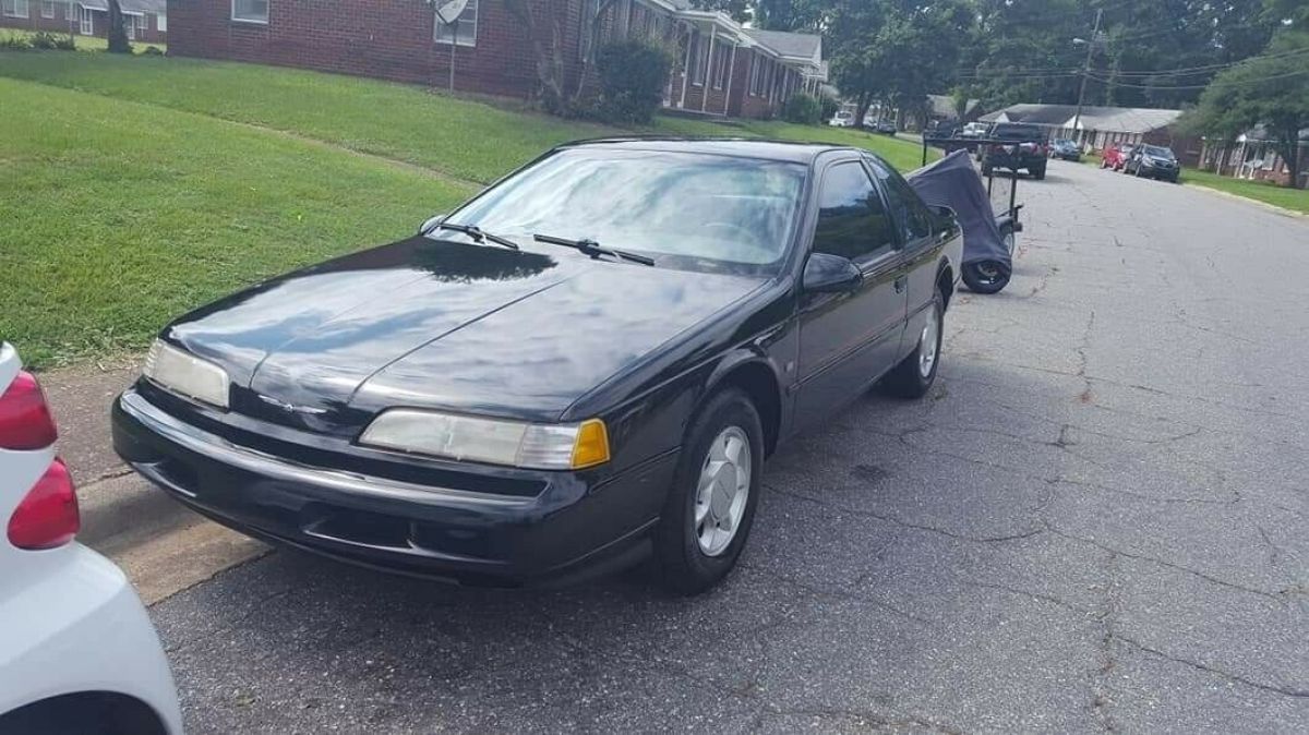 1993 Black Ford Thunderbird Coupe
