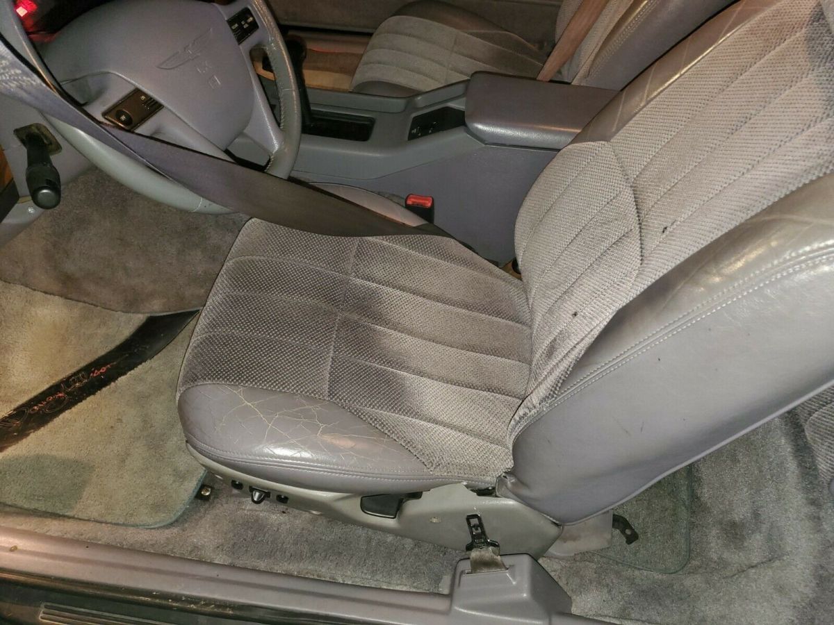 1993 Black Ford Thunderbird Coupe