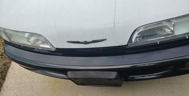 1990 White Ford Thunderbird Coupe