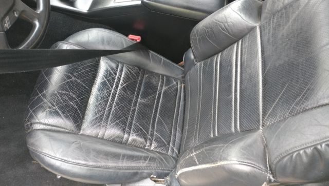 1990 White Ford Thunderbird Coupe