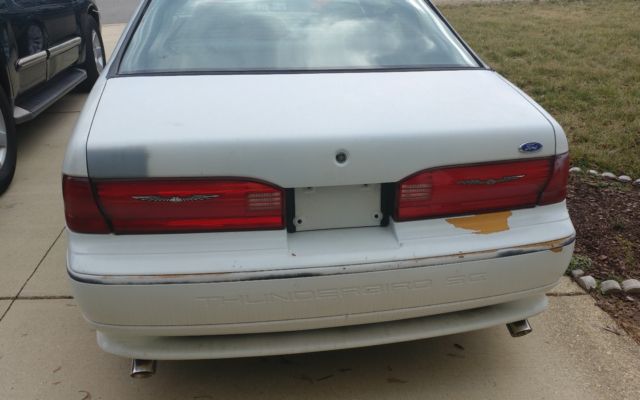1990 White Ford Thunderbird Coupe