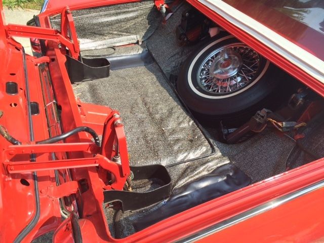 1963 red Ford Thunderbird converible 