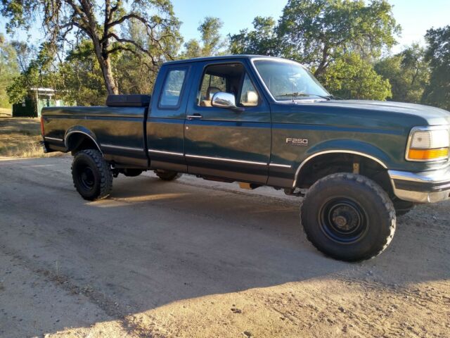 1994 Green Ford F-250 Extended Cab Pickup