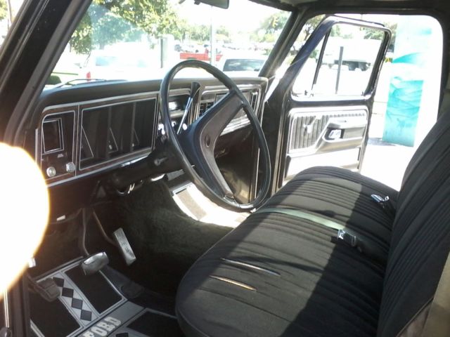 1977 Ford F-250 Pickup Truck