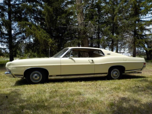 1968 Yellow Ford Galaxie Fastback